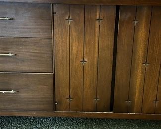 BROYHILL  Mid-Century Modern  Dresser with Starburst design