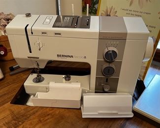 BERNINA 930 ELECTRONIC Sewing Machine