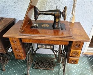 Singer sewing machine 