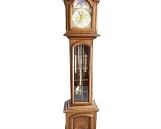 Lot 004   0 Bid(s)
Schmeckenbecher Grandfather Clock