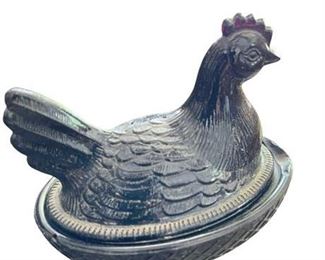 Lot 016   0 Bid(s)
Vintage Degenhart Hen on the Nest Boxes, Two (2)