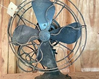 Lot 224   1 Bid(s)
Vintage GE Electric 4 Blade Fan