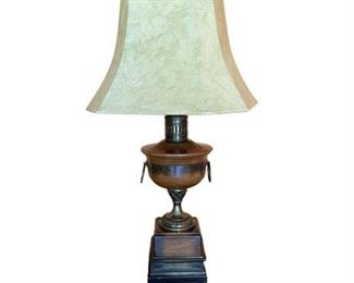 Lot 036   0 Bid(s)
Fredrick Cooper Urn Style Occasional Table Lamp