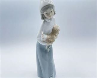 Lot 037   0 Bid(s)
Lladró Figurine, 4677 Girl with Rooster