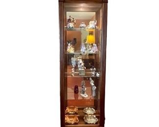 Lot 039   0 Bid(s)
Sliding Door Curio Cabinet