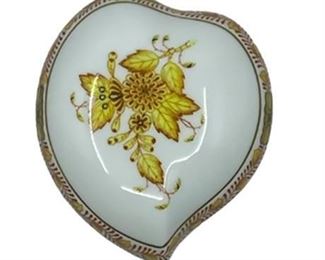 Lot 067   0 Bid(s)
Herend Heart Box