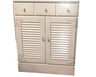 Lot 089   0 Bid(s)
Ethen Allen Baumritter Cabinet Chest