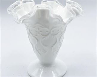 Lot 132   0 Bid(s)
Fenton Silver Crest Spanish Lace Trumpet Vase