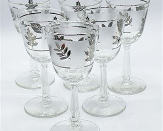 Lot 137   0 Bid(s)
1950's Libbey Silver Leaf Martini Barware