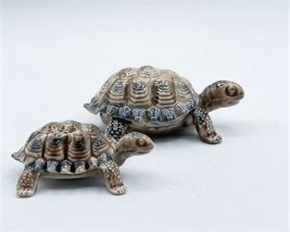 Lot 152   0 Bid(s)
Wade Pottery Vintage Turtle Box and Turtle Figurine