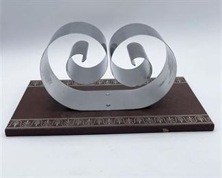 Lot 162   0 Bid(s)
Vintage Springtime Automatic Book Rack