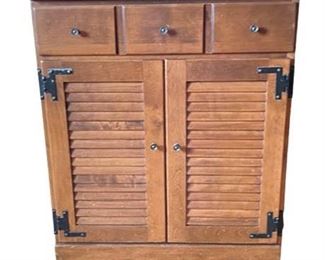 Lot 242   0 Bid(s)
Ethan Allen Baumritter Chest Cabinet