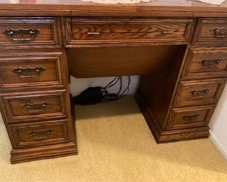 Sewing machine in desk NOW 50