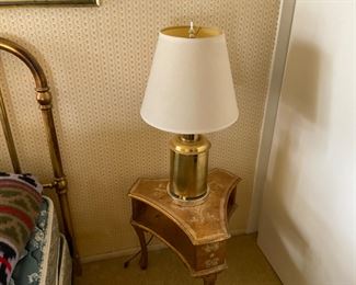 Triangular retro table-there are two