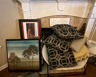 Pictures & pillows 