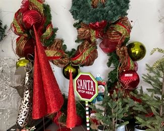 Garage - lots of decorations