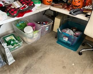 Garage - lots of decorations