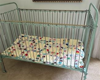 Baby bed (quilt not included)