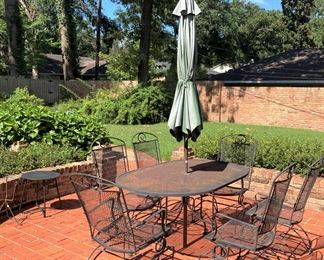 Oval patio table & 6 chairs -  with umbrella
