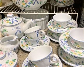 "Floral Bow " - Herend Village Pottery - hand painted in Hungary