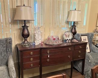 Matching lamps; 8-drawer buffet