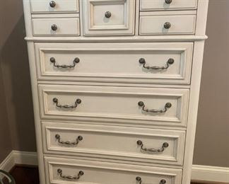 Chest of drawers