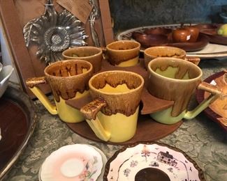 Set of 6 Winart western drip-glazed cups and rack