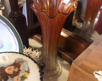 Carnival glass "jack in the pulpit" vase