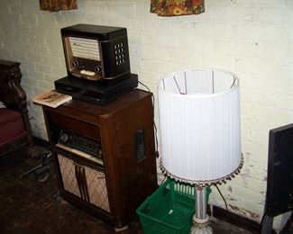 OLD RADIO, LAMP & CABINETS