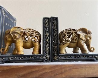 Detailed BOHO Style Pier 1 Resin-Carved Elephant Bookends 