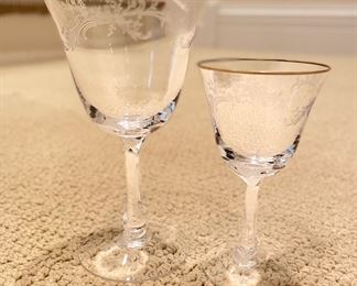 Set of 8 Gold Rim Fostoria Red Wine Glass. Set of 8 Gold Rim Fostoria White Wine Glasses.