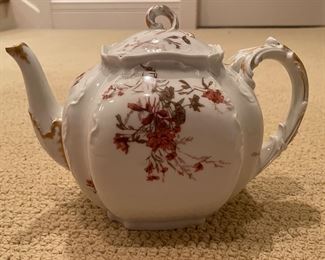 Haviland & Co. Tea Pot. Photo 1 of 2.