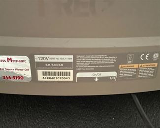 Precor Precision Low Impact Treadmill 9.31. Photo 3 of 4.