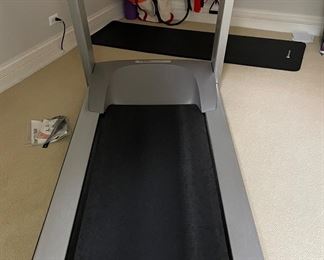 Precor Precision Low Impact Treadmill 9.31. Photo 2 of 4.