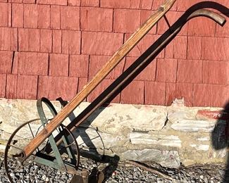 ANTIQUE GARDEN  HAND ‘PLOW’ 
