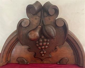 VICTORIAN WALNUT ORNAMENT 