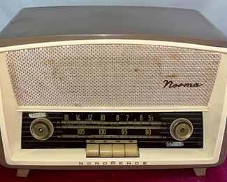 VINTAGE “NORMA” NORDMENDE RADIO