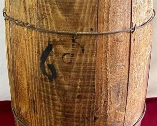 WOODEN NAIL KEG 