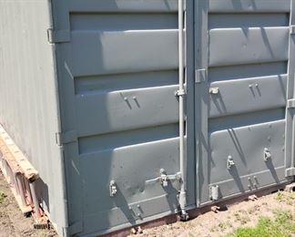 20 ft storage container. Seems solid and no evidence of leaks.