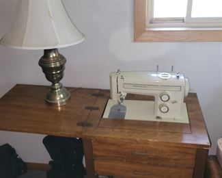 Sewing machine 