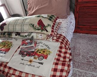 Twin Size Bed - Farmhouse Quilt and Decor