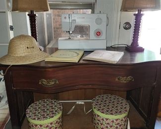 Dresser - Pair Lamps 