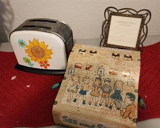 Vintage See and Spell Toy - Toy Toaster