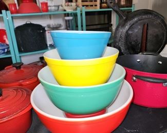 Vintage Pyrex Nesting Bowls