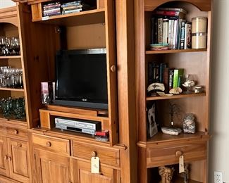 Broyhill Fontana Entertainment Shelves