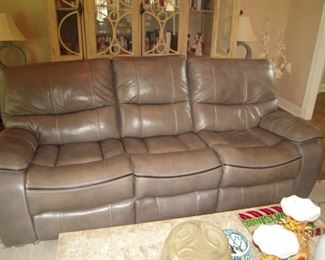 nice Cindy Crawford leather sofa