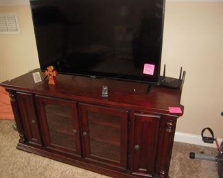 Smart TV & tv cabinet