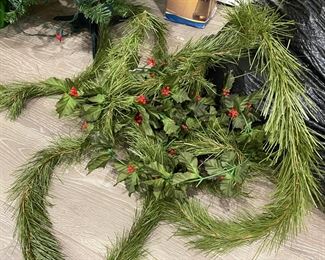 Garland with red berries Pine
