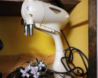 Vintage Hamilton Beach Mixer (Missing Bowl)