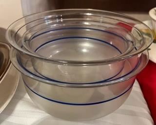Plastic pyrex bowl set